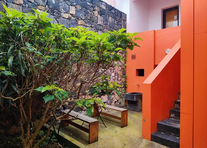 Hostel Out Of The Blue Ponta Delgada
